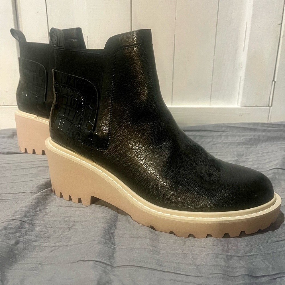 Women’s Chelsea Boots